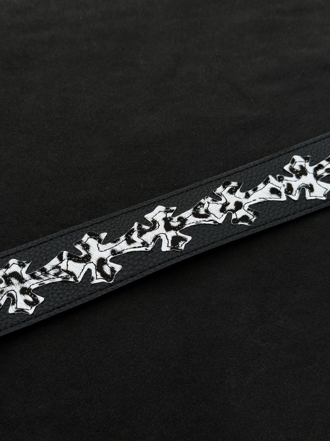 𝕮𝖍𝖗𝖔𝖒𝖊 𝕮𝖗𝖔𝖘𝖘 𝕭𝖊𝖑𝖙